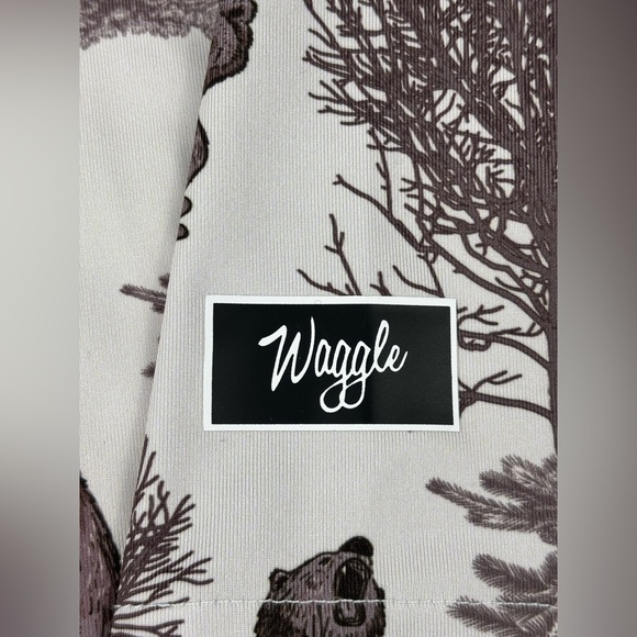 Waggle | Men's Grizz Polo | Men’s Size Medium - Picture 6 of 8